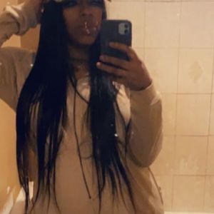 Meet your Posher, Dominique